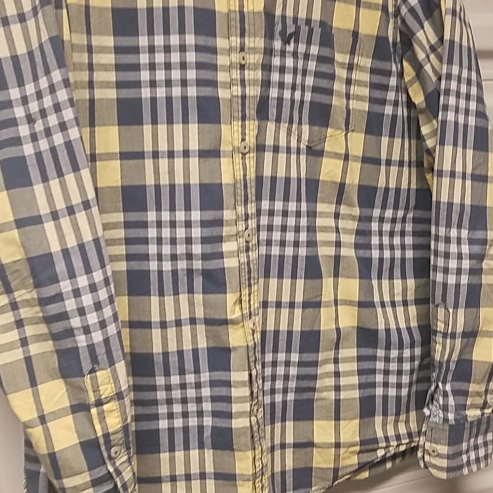 American Eagle men's button-down shirt long sleeve